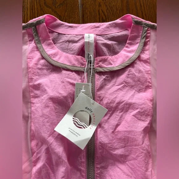 🆕 Daily Practice Puff Sleeve Front Zip Pink and Tan Short Sleeve Romper - Picture 6 of 13